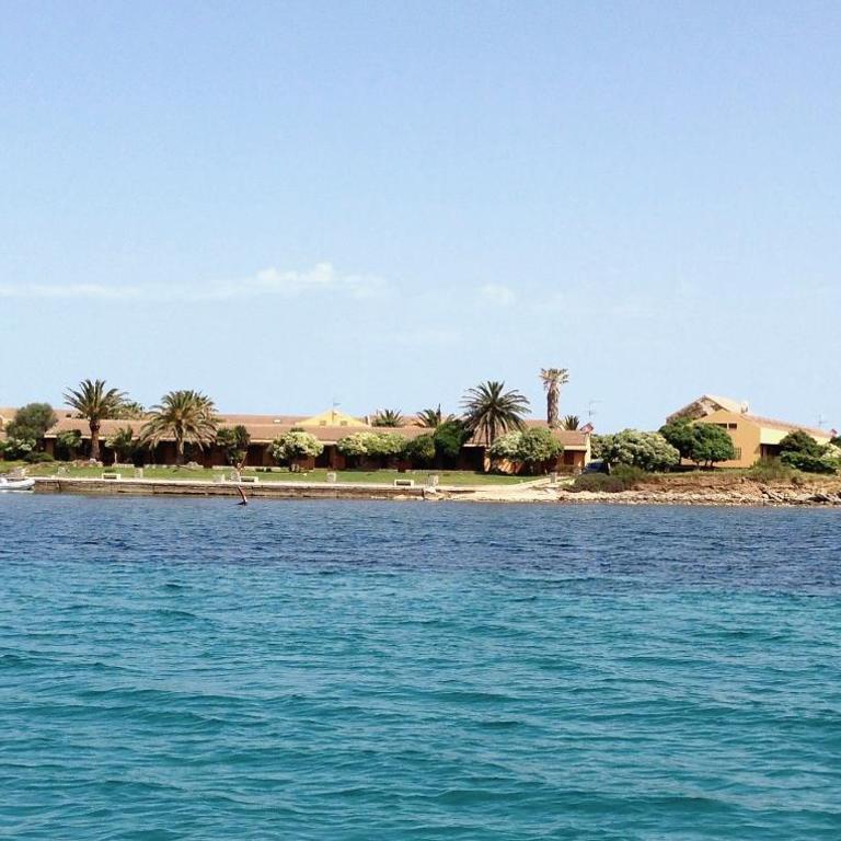 LES PIEDS DANS L EAU - Three-Bedroom House - 70