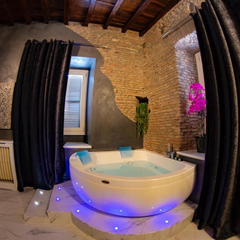 Rhome Luxury suite - Suite King con Vasca Idromassaggio - 18