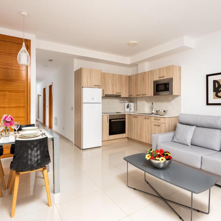 Apartamentos Las Palmeras - Apartamento de 3 dormitorios 3A - 12