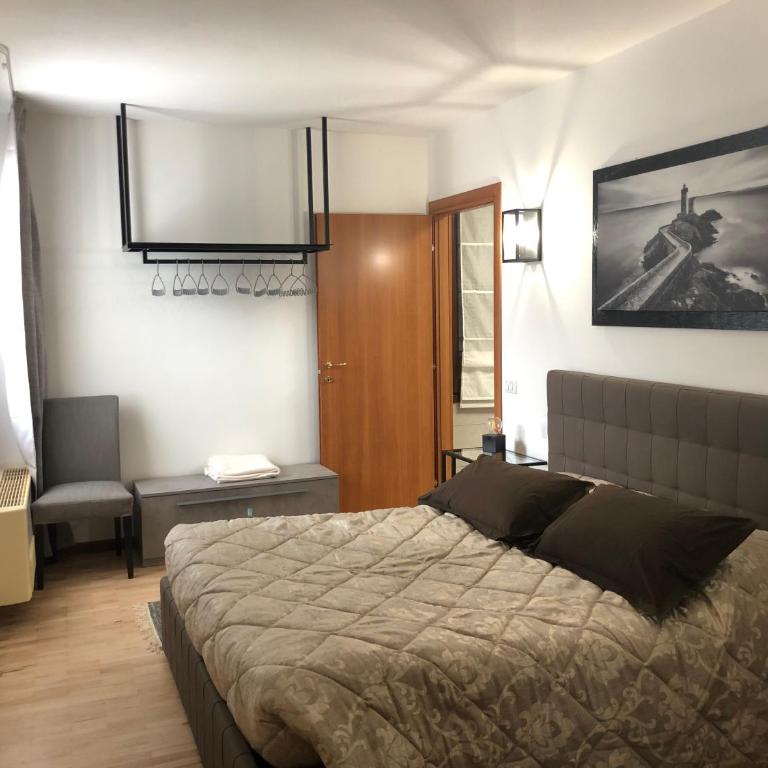 Villa Trevisi - ROOMS -free parking - Camera Matrimoniale/Doppia con Letti Singoli con Bagno Privato - 3