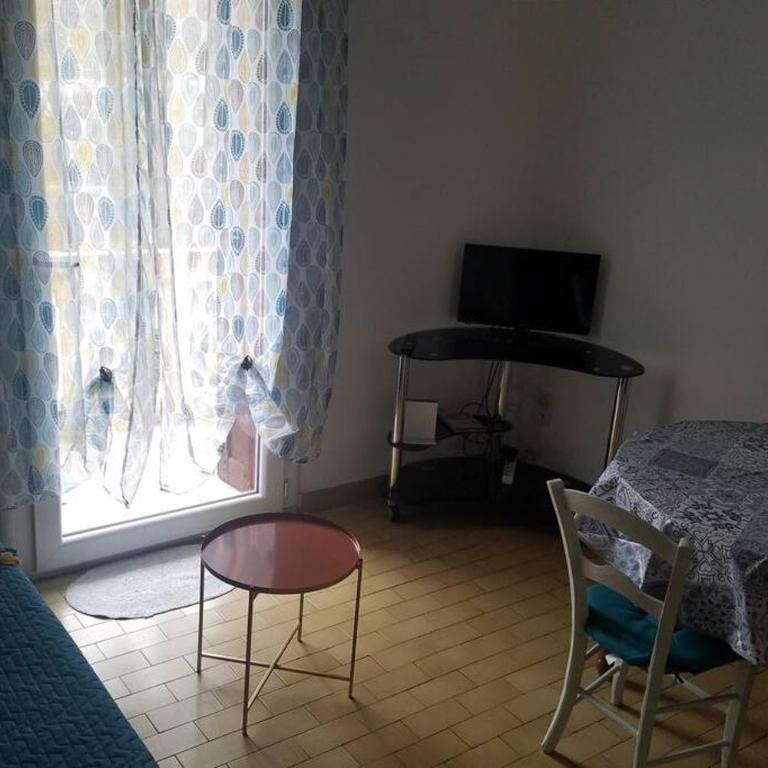 Appartement lumineux, tout équipé, à 100m des thermes - One-Bedroom Apartment - 14