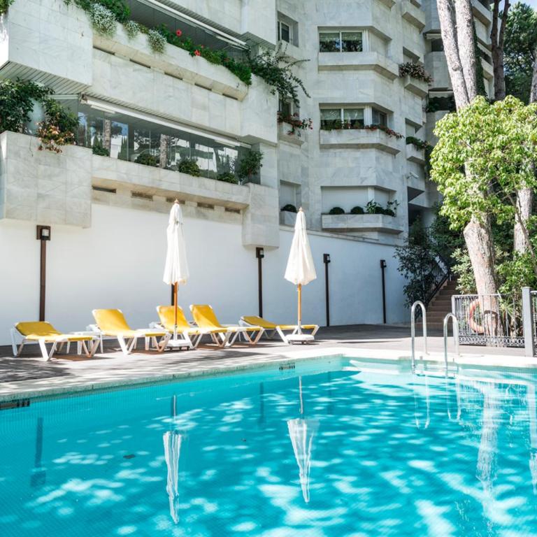 MARBELLA CITY BEACHFRONT WITH SEA VIEW - Two-Bedroom Apartment - 22