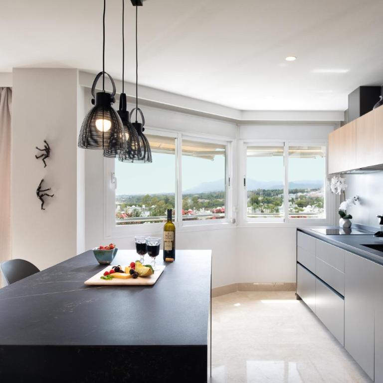 MARBELLA CITY BEACHFRONT WITH SEA VIEW - Two-Bedroom Apartment - 5