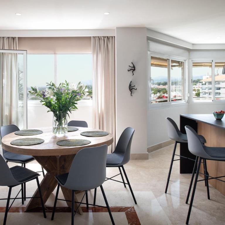 MARBELLA CITY BEACHFRONT WITH SEA VIEW - Two-Bedroom Apartment - 8