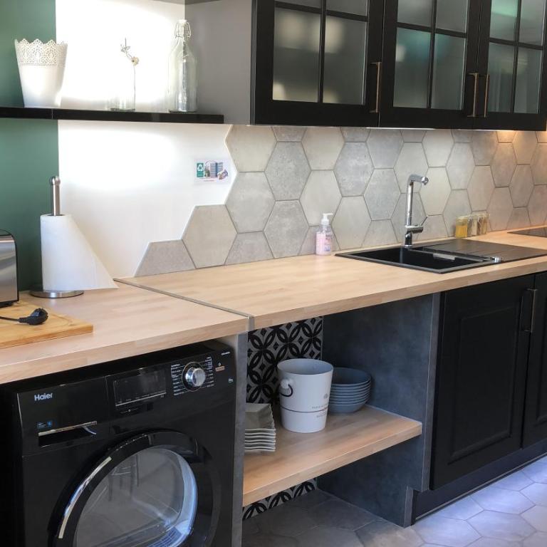 Grand T3- Spacious 2BR Apartement with free parking near city-center Ideal Business & Reims Visits - Appartement 2 Chambres - 35
