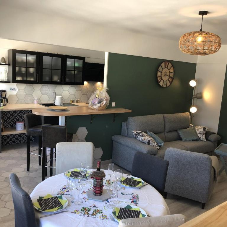 Grand T3- Spacious 2BR Apartement with free parking near city-center Ideal Business & Reims Visits - Appartement 2 Chambres - 16