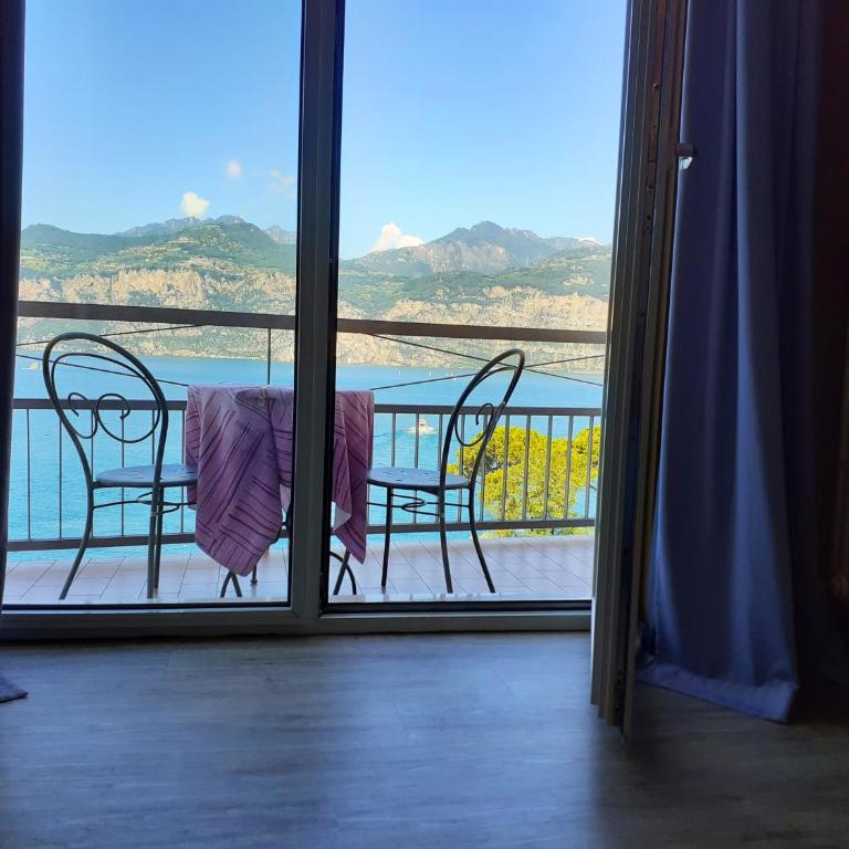 Hotel Antonella - Camera Matrimoniale con Balcone e Vista Lago - 2