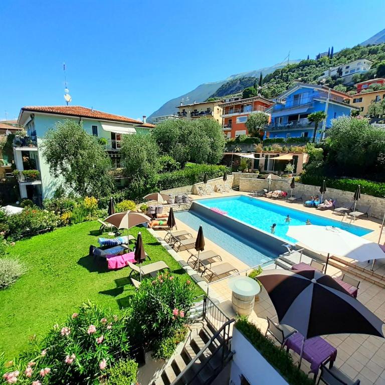 Hotel Antonella - Camera Matrimoniale con Vista Piscina - 1