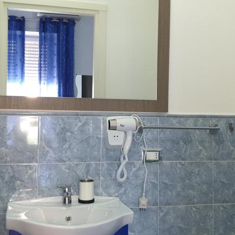Domina Romae B&B - Camera Tripla con Bagno Privato - 4