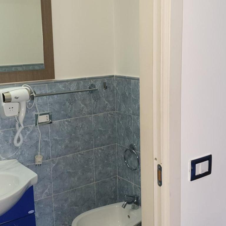 Domina Romae B&B - Camera Tripla con Bagno Privato - 6
