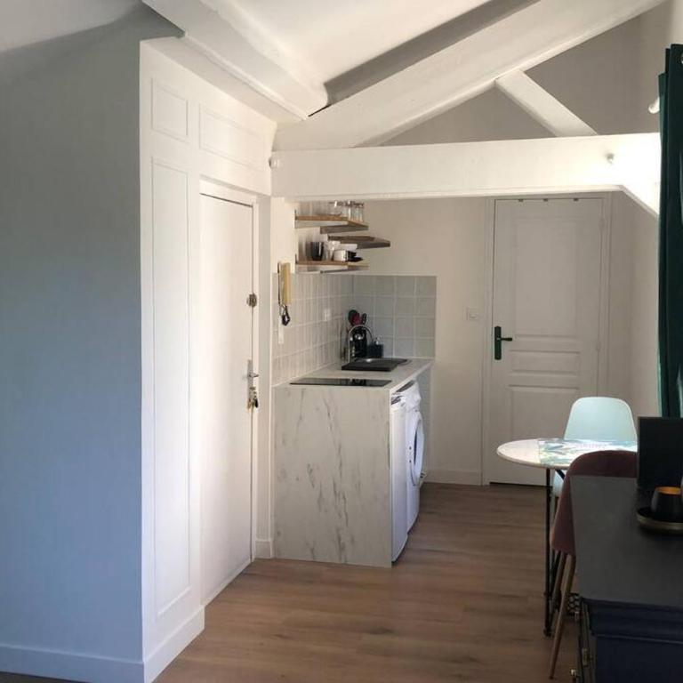 Studio sous les toits - Apartamento de 1 dormitorio - 5