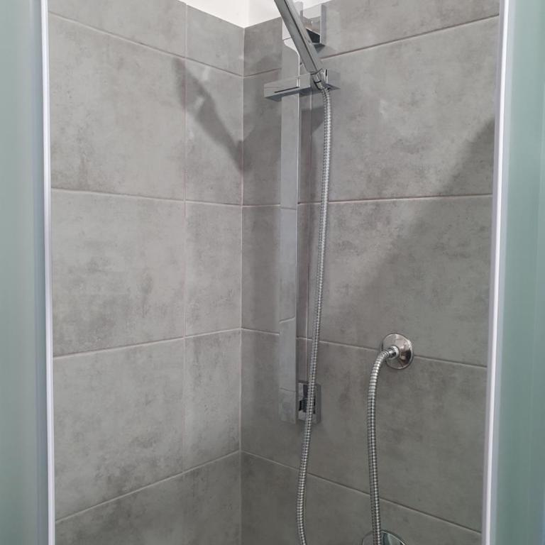 The Shell Guest House - Camera Matrimoniale con Bagno Privato - 9