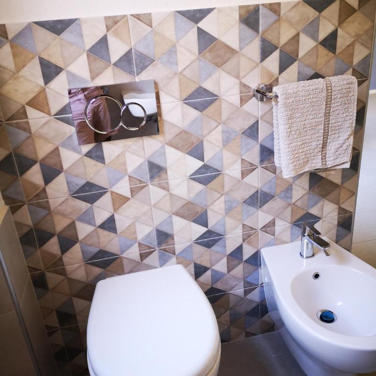 Il Giardino di Anna - Charming rooms in Cagliari - Camera Familiare con Bagno Privato - 13