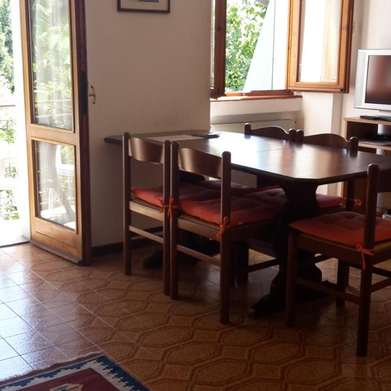 Appartamenti Raineri - Appartamento con 2 Camere da Letto e Balcone - 11