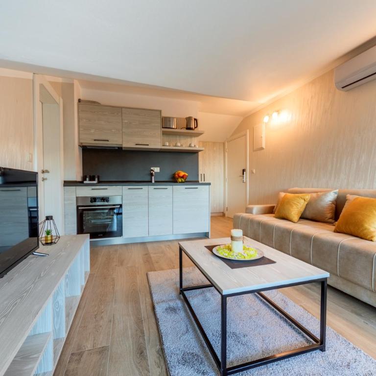 Luxury Apartments Queen - Apartment with Sea View - 4