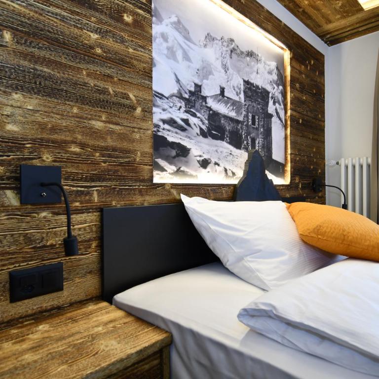 Hotel Elite - Superior Zimmer mit Queensize-Bett und Blick auf das Matterhorn - 3