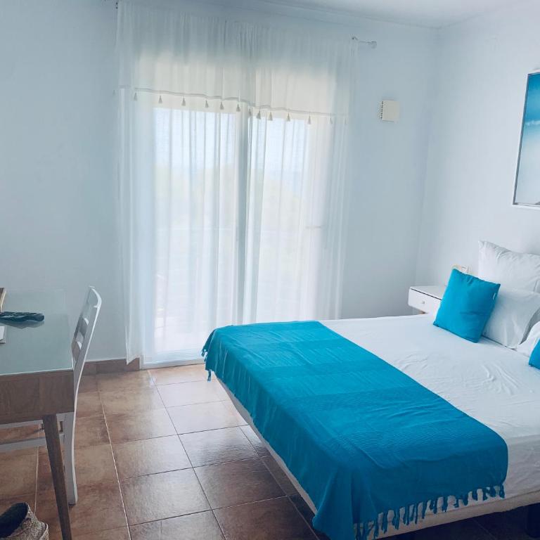 Atalaya Boutique - Habitación Doble Deluxe con balcón y vistas al mar - 3