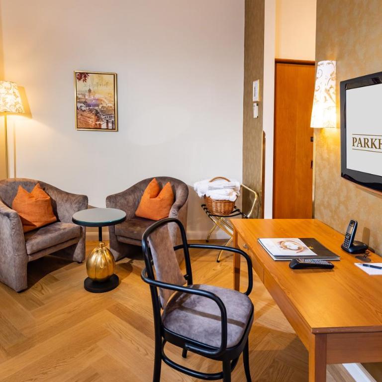 Parkhotel Graz - Traditional Luxury - Deluxe Doppelzimmer mit Blick auf den Innenhof - 2
