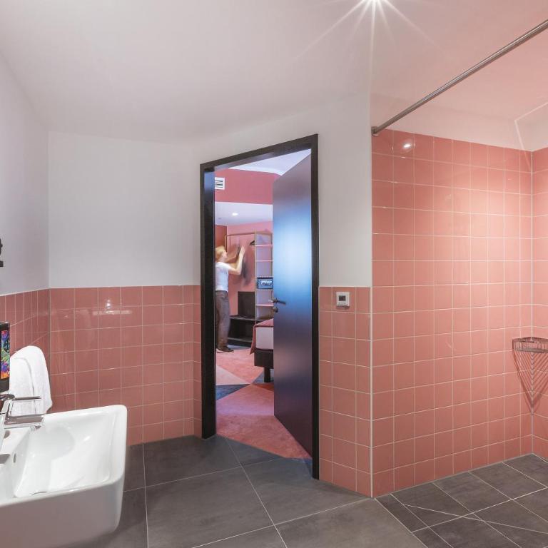 Holiday Inn - the niu, Loco Munich North by IHG - Standard Queen Room - 3