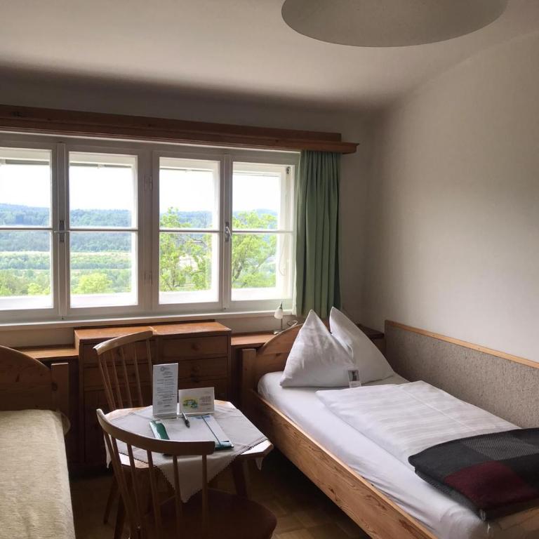 Kloster Wernberg - Zweibettzimmer mit Gemeinschaftsbad - 2