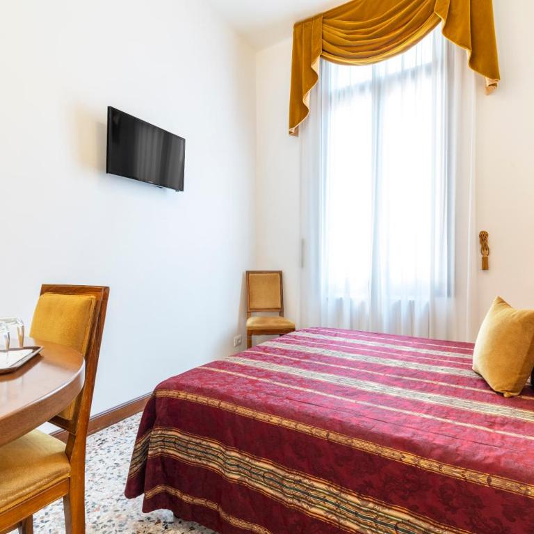 Palazzo Schiavoni Residenza d'epoca & Suite-Apartments - Camera Matrimoniale Piccola - 1