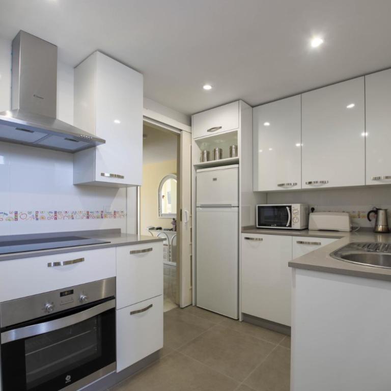 Magnifico apartamento con vistas en Puerto Marina - Apartamento de 3 dormitorios - 14