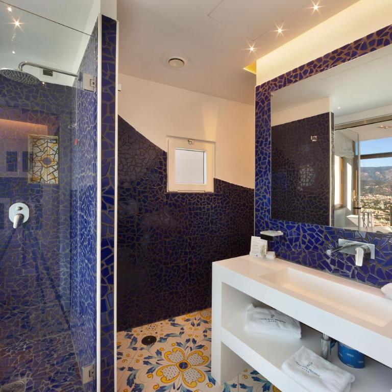 Grand Hotel President - King Suite with Spa Bath - 4