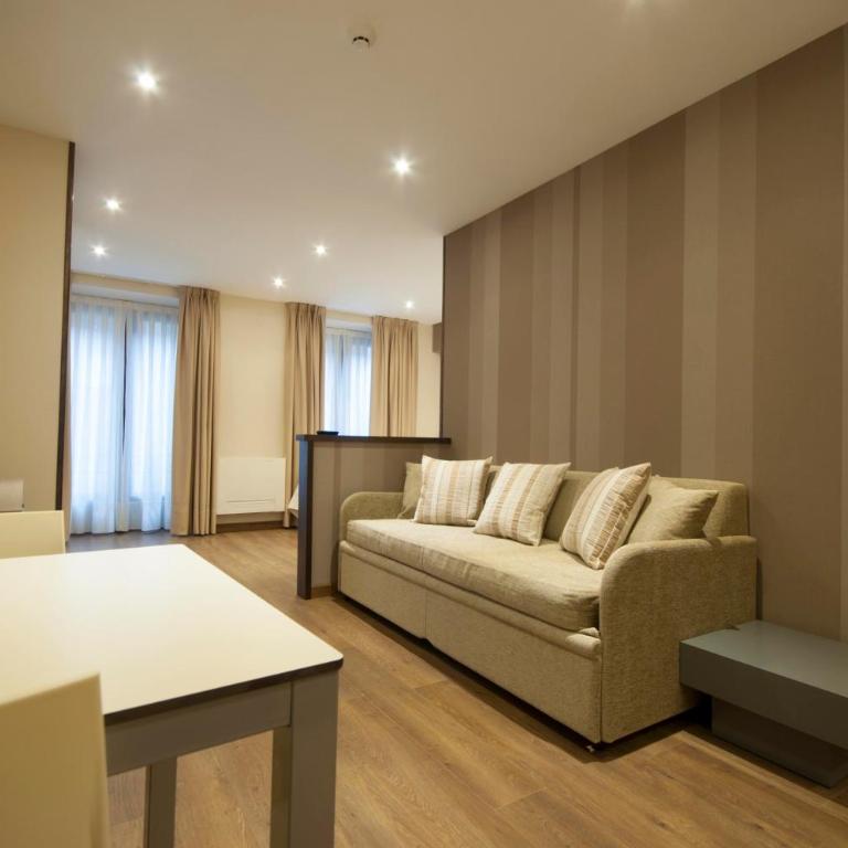 Apartamentos Turísticos Llanes - Superior Studio with Balcony - 9