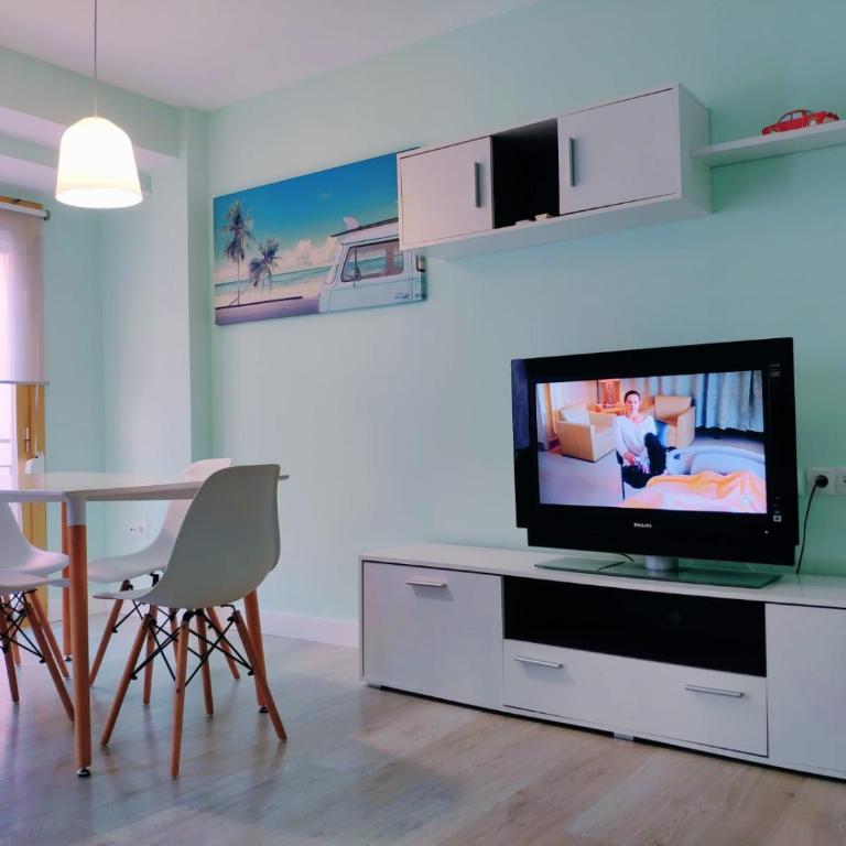 Charming apartment in Alicante near the sea & city center - Two-Bedroom Apartment - 4