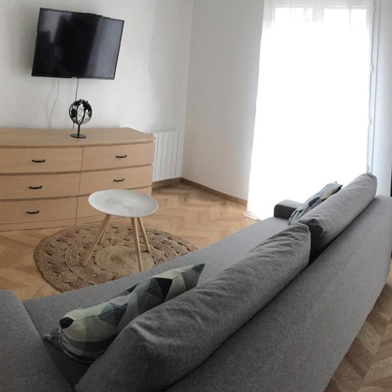 Welcome au Dazzling Stay - Apartment with Balcony - 4