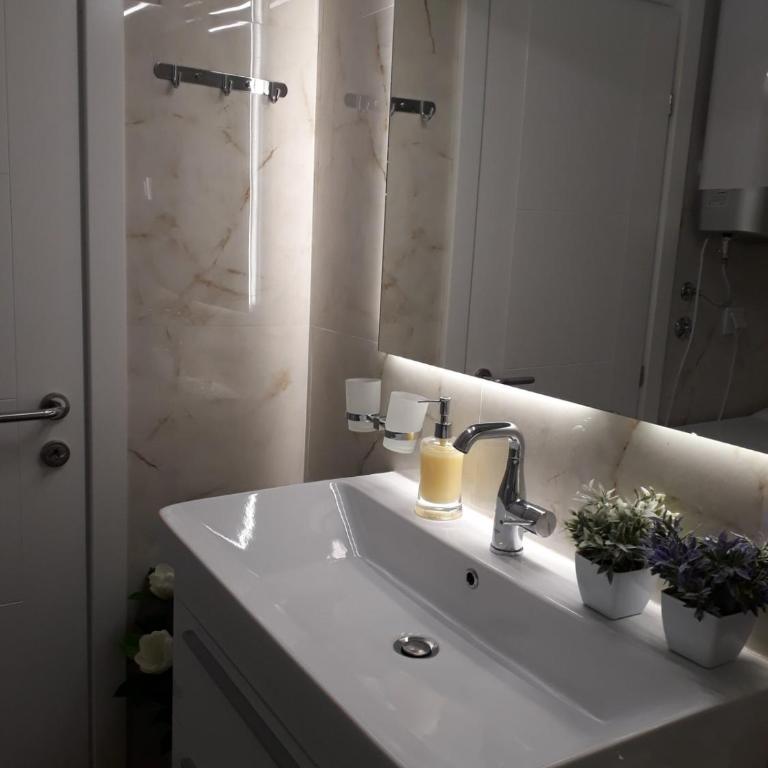 Seahaven - Apartment with Sea View - 18