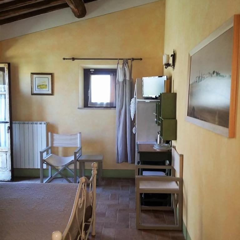 Agriturismo Il Casalino - Camera Matrimoniale con Vista Giardino - 12