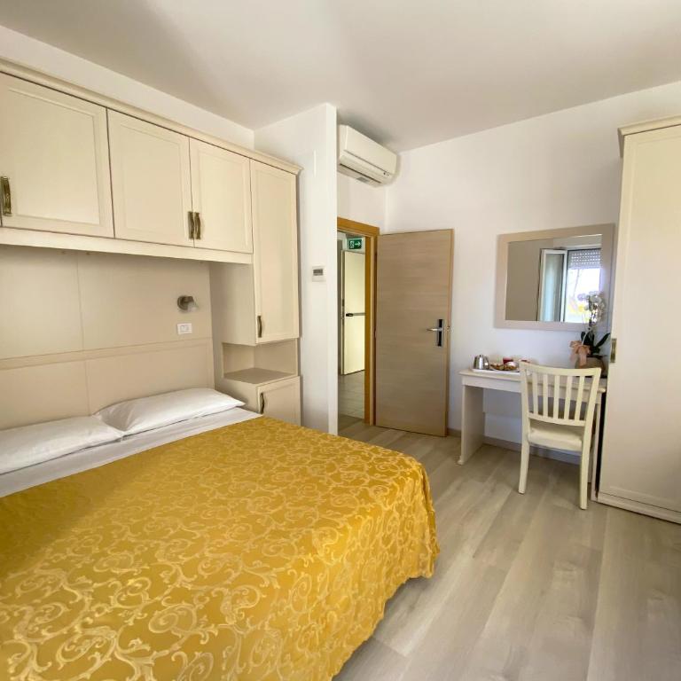 Albergo Villa Aida - Camera Quadrupla con Bagno Privato - 5