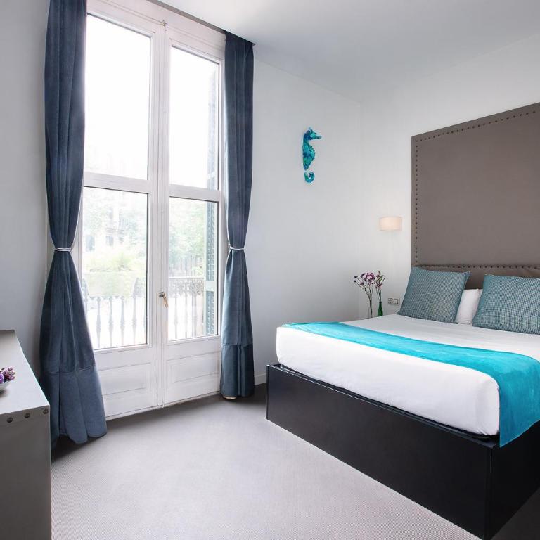 Amra Barcelona Caspe - Double Room with Balcony - 2
