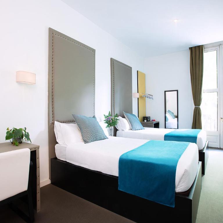 Amra Barcelona Caspe - Twin Room with Balcony - 5