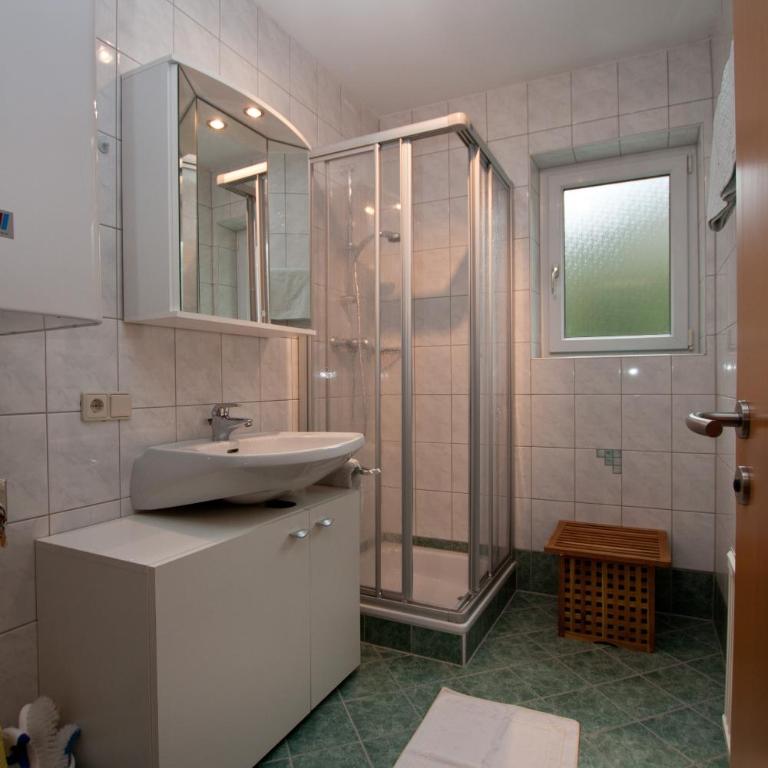 Appartment Lärchenalm - Two-Bedroom Apartment with Balcony - 2