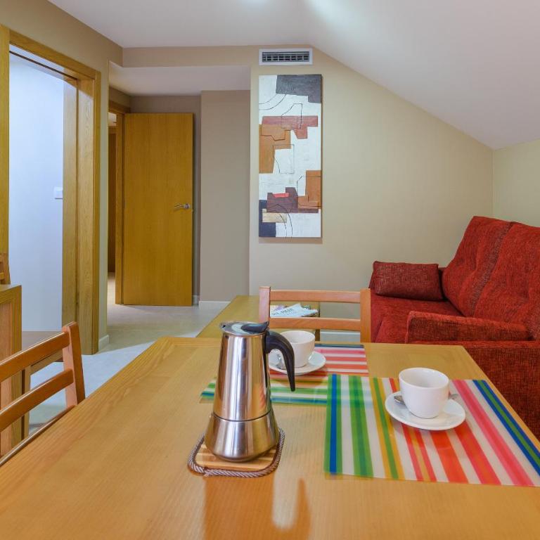 Apartamentos Trisquel - Apartamento con terraza (4 adultos) - 1