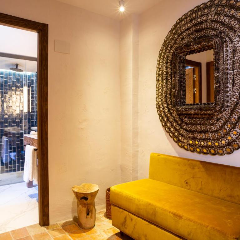Hotel La Torre del Canonigo - Small Luxury Hotels - Habitación Familiar Deluxe - 7