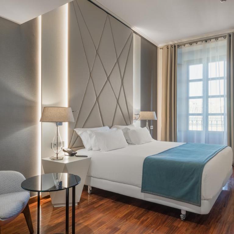 NH Collection Salamanca Palacio de Castellanos - Habitación Superior con vistas - 8