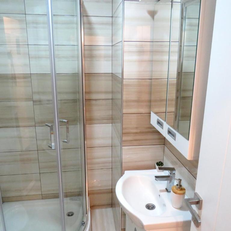Sunset Vrnjačka Banja - One-Bedroom Apartment - 19