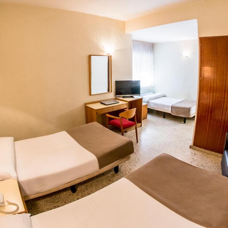 Hotel Leuka - Triple Room - 2