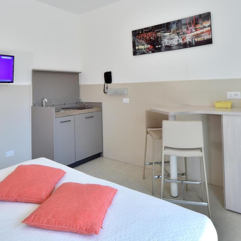 Hotel Meublè Nazionale - Due Camere Comunicanti (5 Adulti) - 4