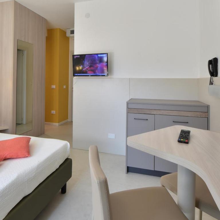 Hotel Meublè Nazionale - Due Camere Comunicanti (5 Adulti) - 2