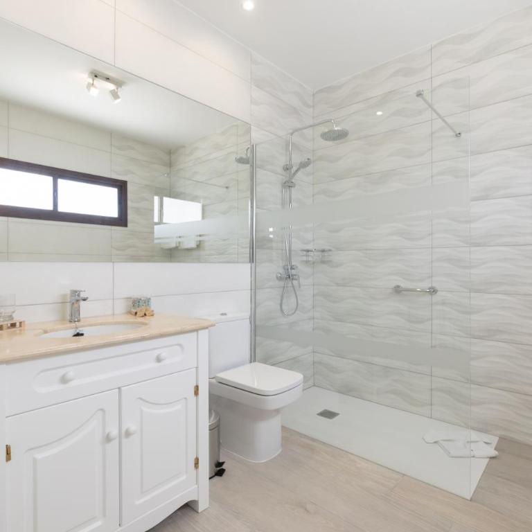 Villa Sea Breeze Callao - Three-Bedroom Villa - 6