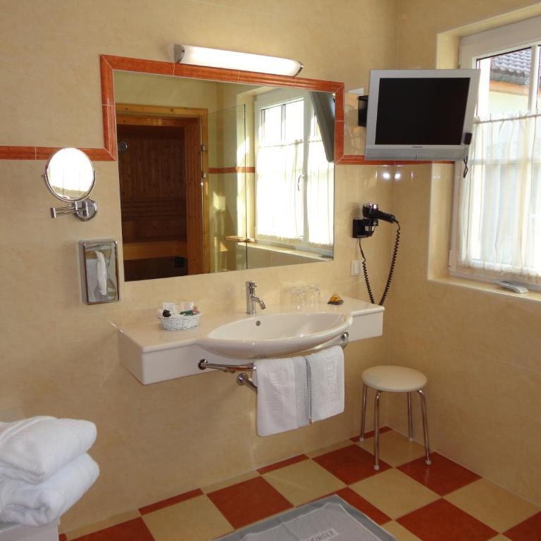 Business-Hotel Stockinger - Große Suite - 5