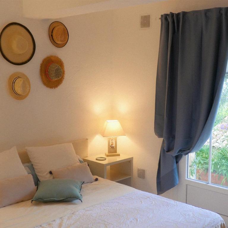 Lou Candelou - Chambre Double avec Baignoire - Provence - Vue sur Jardin - 10