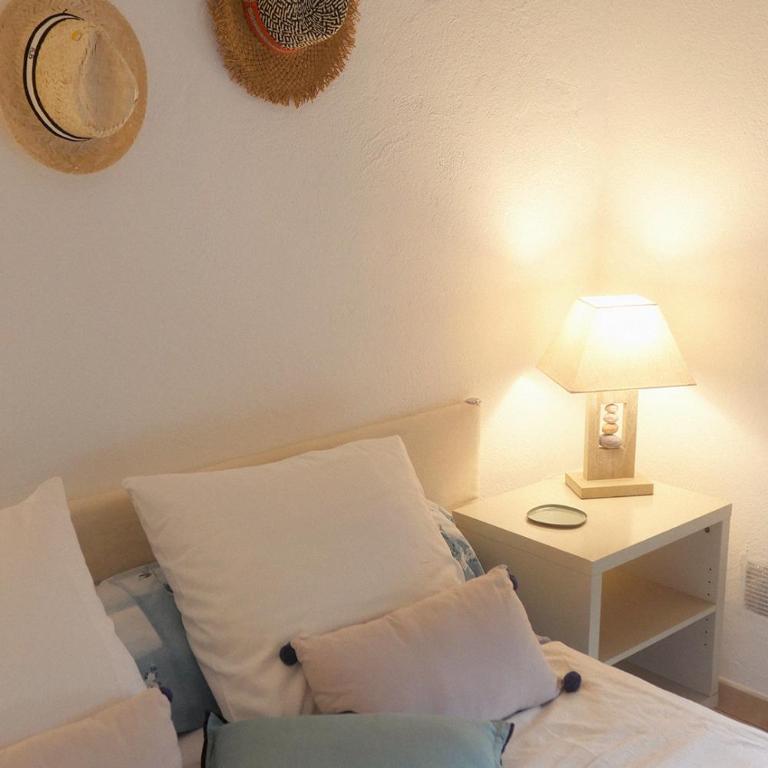 Lou Candelou - Chambre Double avec Baignoire - Provence - Vue sur Jardin - 8