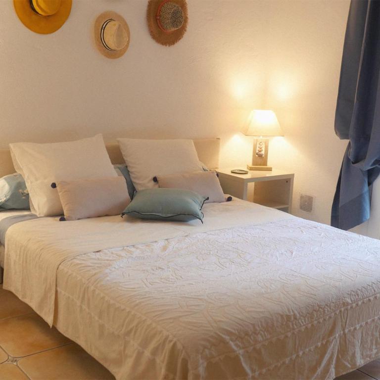 Lou Candelou - Chambre Double avec Baignoire - Provence - Vue sur Jardin - 7