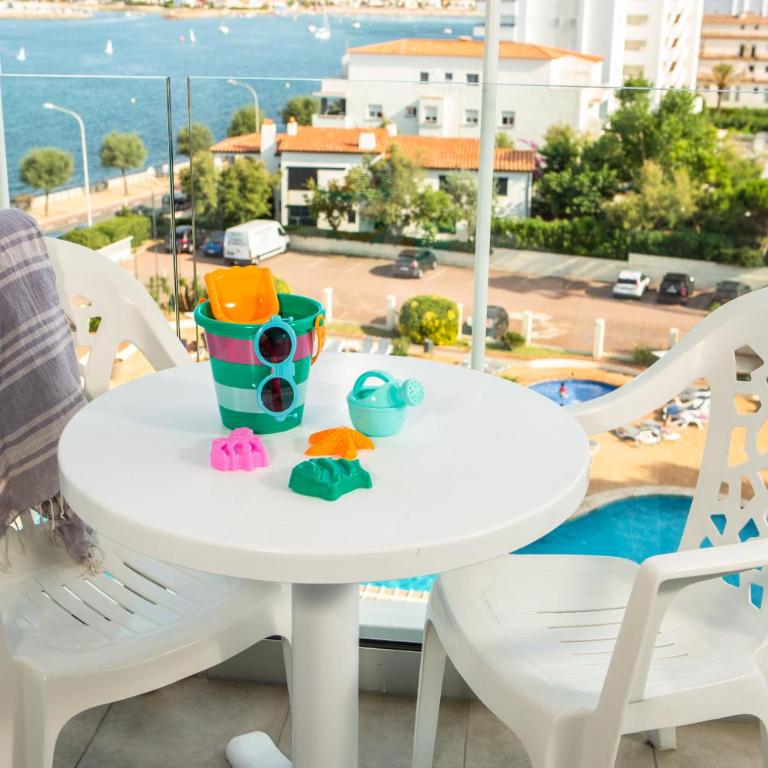 RVHotels Nieves Mar - Habitación Familiar con vistas a la piscina (2 adultos + 1 niño) - 11