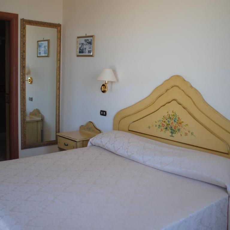 Villa Tina Hotel - Camera Matrimoniale con Balcone e Vista Mare - 6